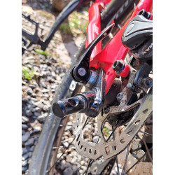 ATTACHE REMORQUE AXE VELO