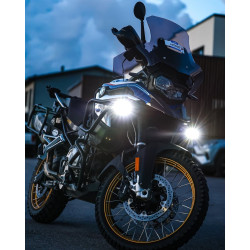 PIAA DKCL203 Paar vierkante LED-hulpverlichting 5600K (8,1 × 6,0 × 5,8 cm) – Smalle kabelboom – Auto / Motor / Off-road