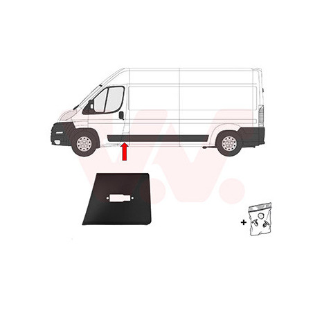 Moulure gauche  trou pour lampe sur montant b entre porte avant et porte latérale empattement long  4050mm noir