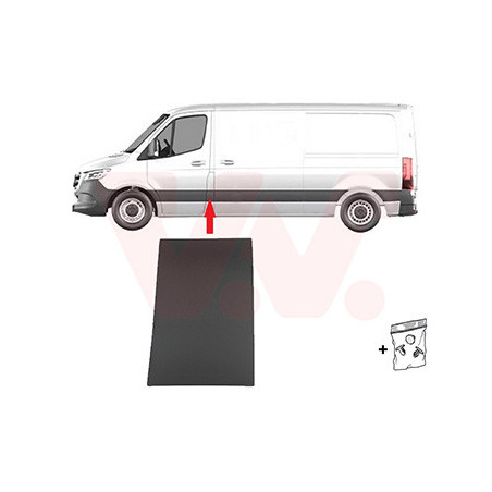 Moulure gauche latéral partie avant sur montant b entre porte avant et porte latérale -trou pour lampe