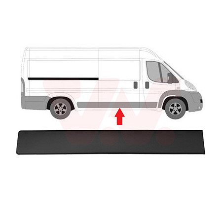 Moulure laterale droite aussi pour véhicules avec porte latérale empattement moyen  3450mm empattement long  4050mm noir