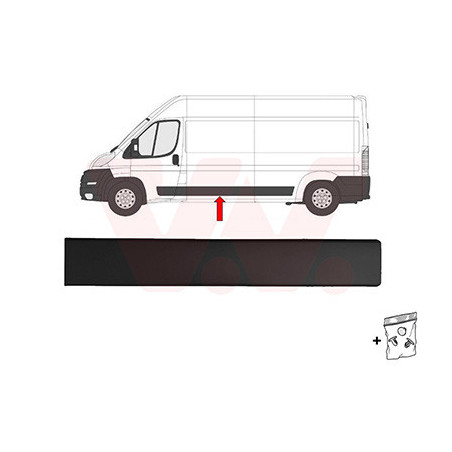 Moulure laterale gauche aussi pour véhicules avec porte latérale empattement court  2950mm noir