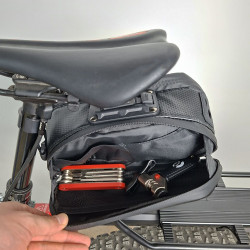 Fahrradsatteltasche 1,2L wasserdicht – Ablage unter dem aufsteckbaren Sattel für Mountainbike, Straße und Gravel