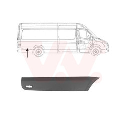 Moulure droite latéral derrière l essieu  trou pour lampe empattement long  4325mm
