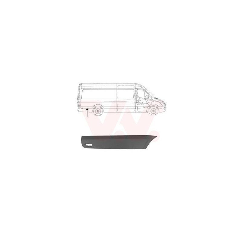 Moulure droite latéral derrière l essieu  trou pour lampe empattement long  4325mm