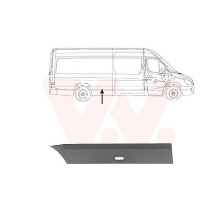Moulure droite latéral devant l essieu  trou pour lampe empattement long  4325mm