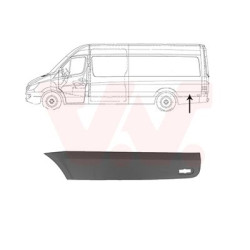 Moulure gauche latéral derrière l essieu  trou pour lampe empattement long  4325mm