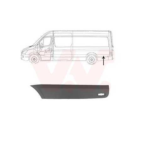 Moulure gauche latéral derrière l essieu  trou pour lampe empattement long  4325mm